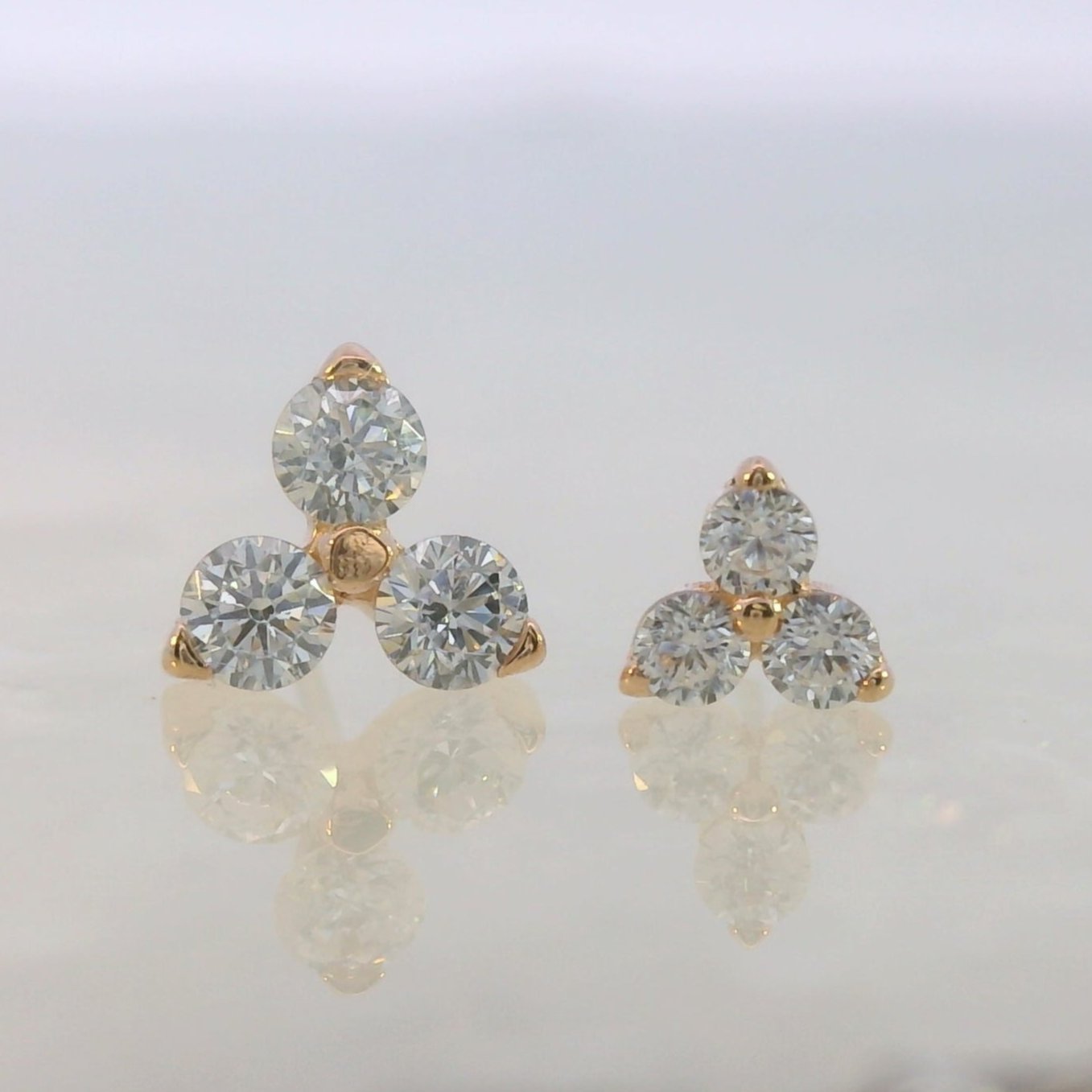 Trio Prong Gem