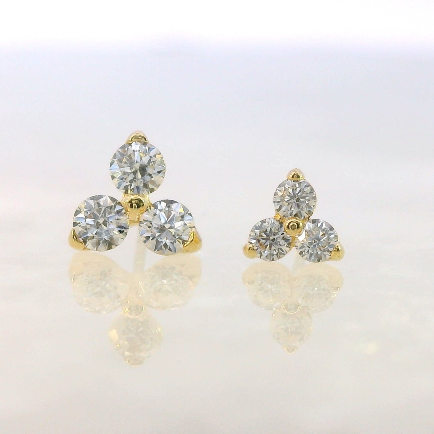 Trio Prong Gem