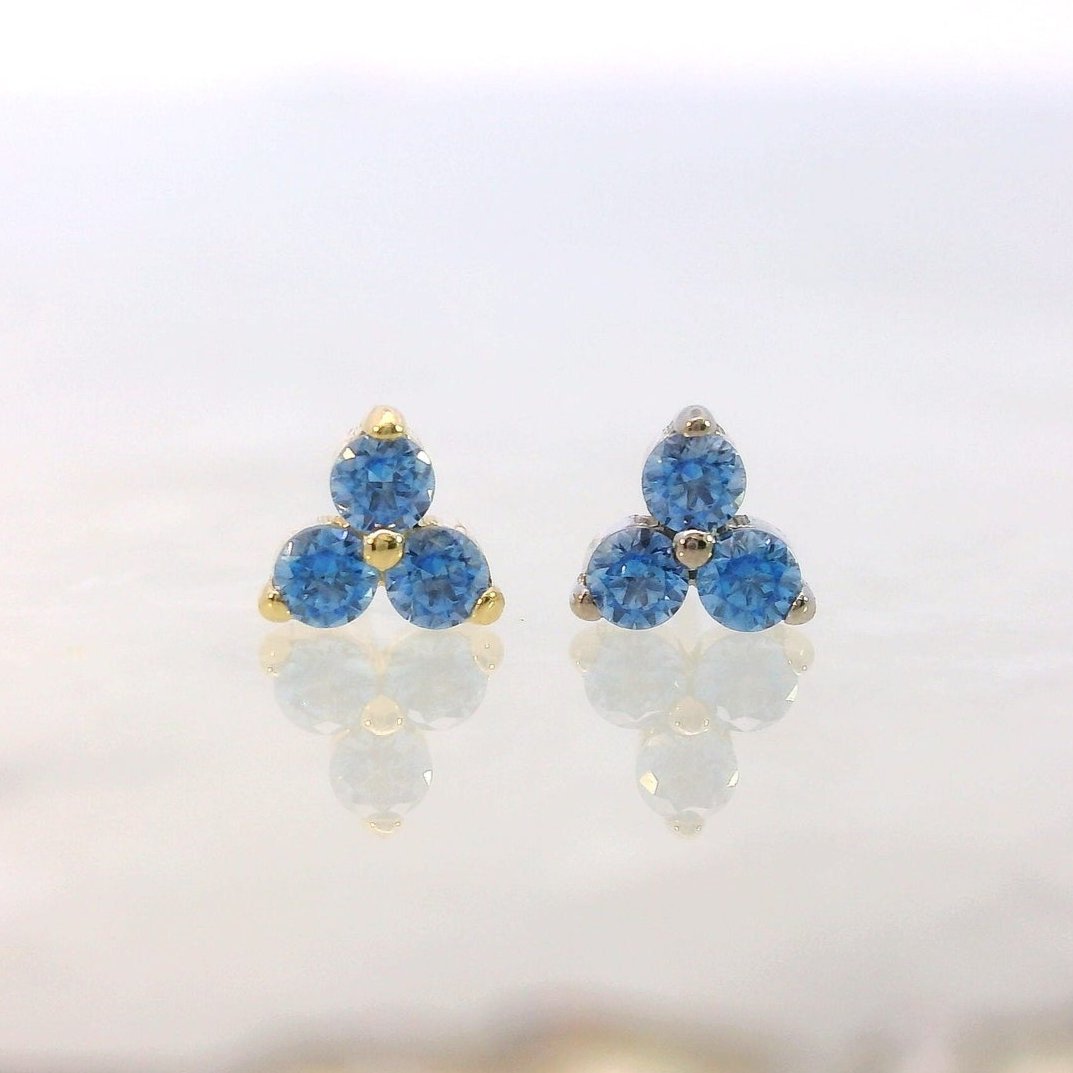 Trio Prong Gem