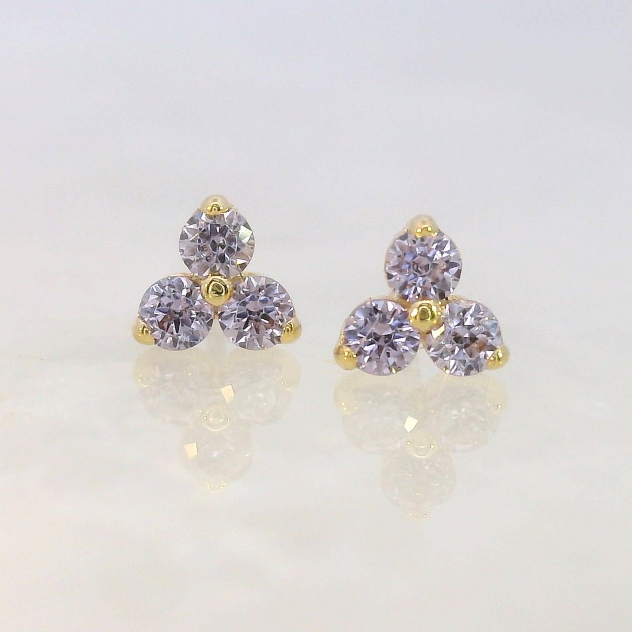 Trio Prong Gem