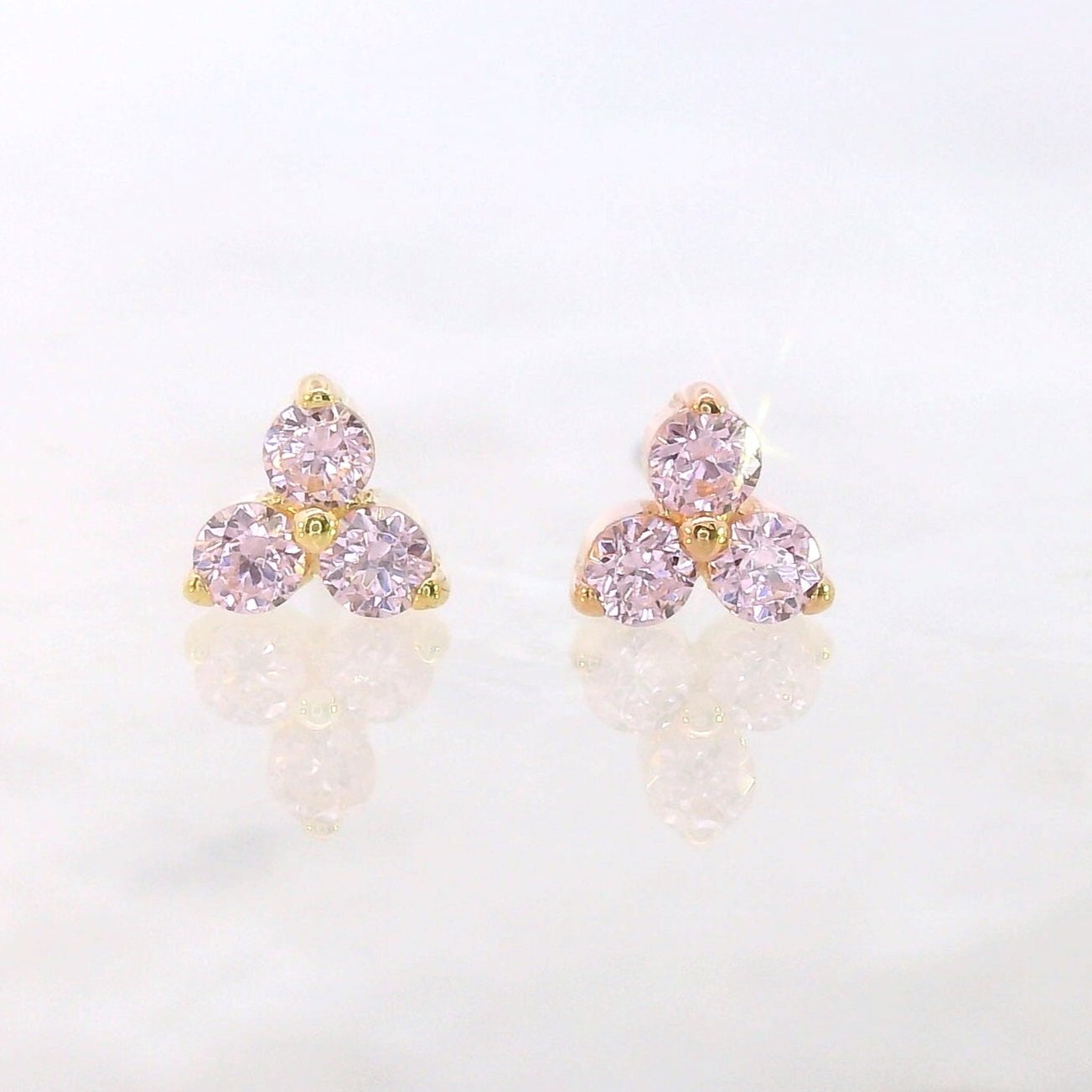 Trio Prong Gem