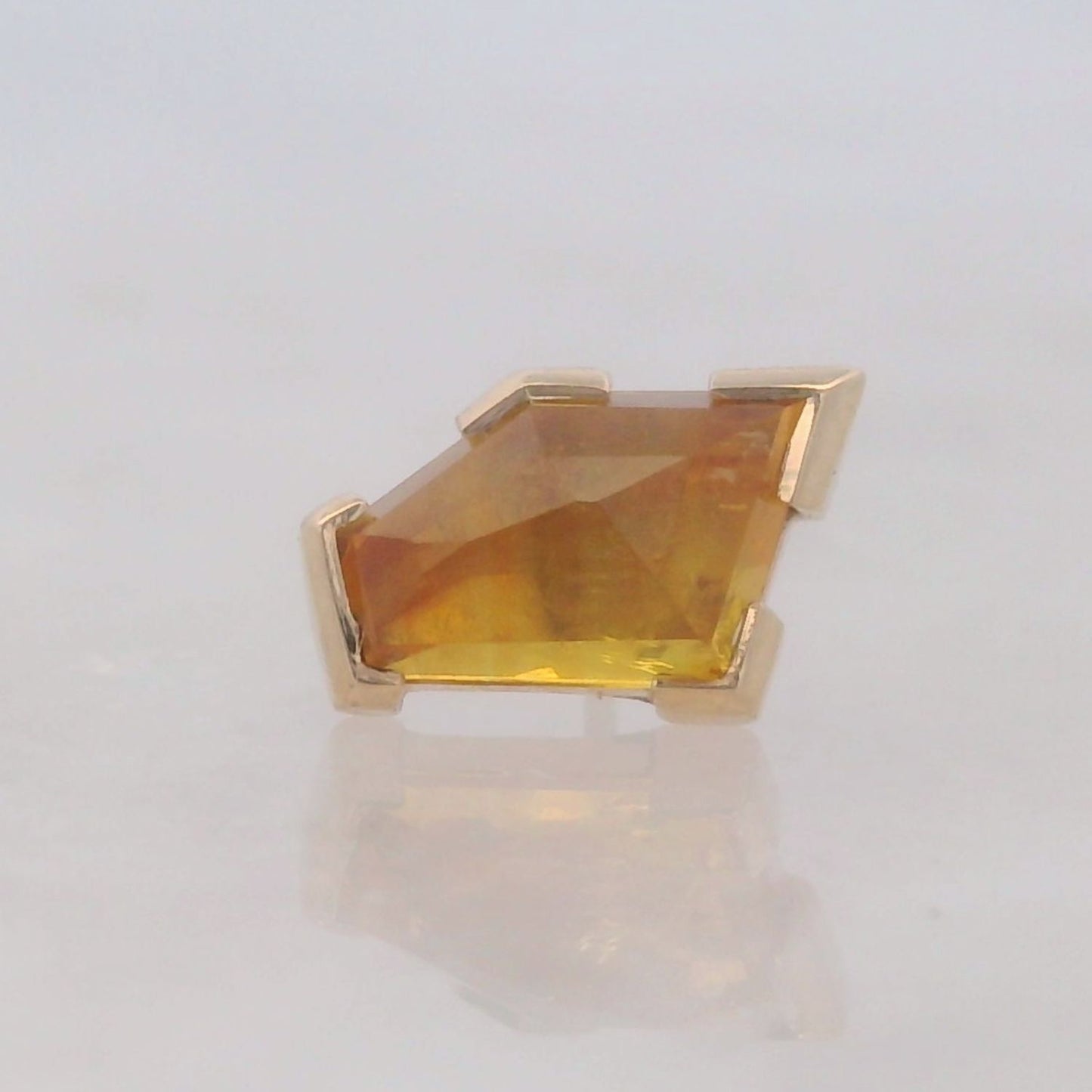 Geometric Yellow Kenya Sapphire Partial Bezel Yellow Gold End