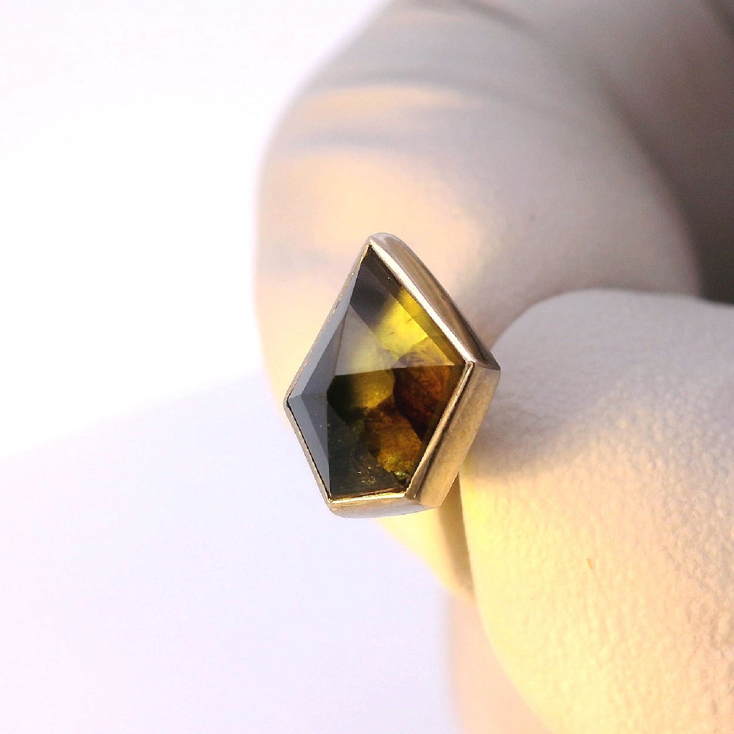 Autumn Green Sapphire Bezel in White Gold