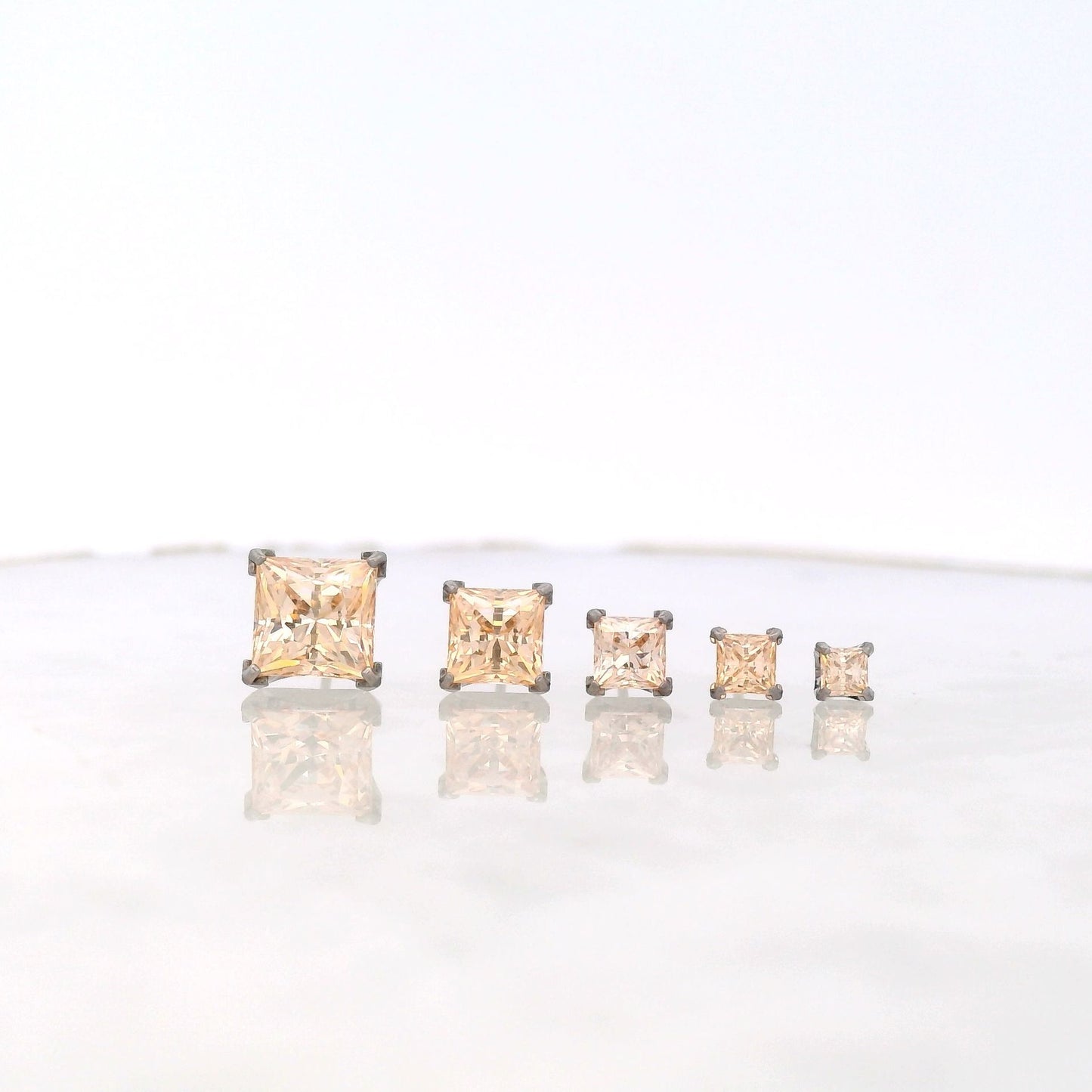 Princess Cut Prong Gems - Titanium - Threadless
