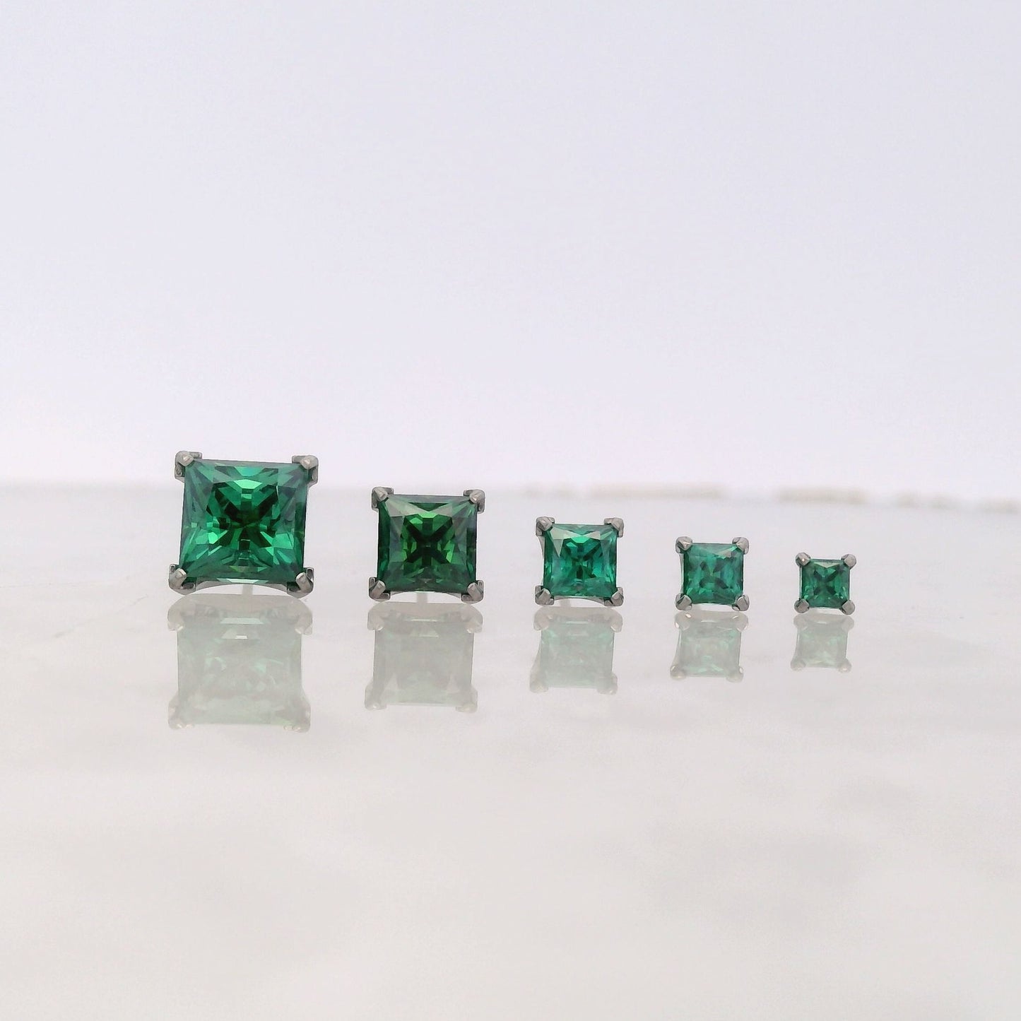 Princess Cut Prong Gems - Titanium - Threadless