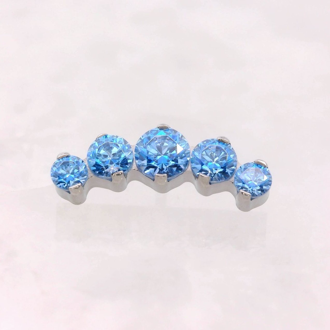 Prium - Single Row - Faceted Gems