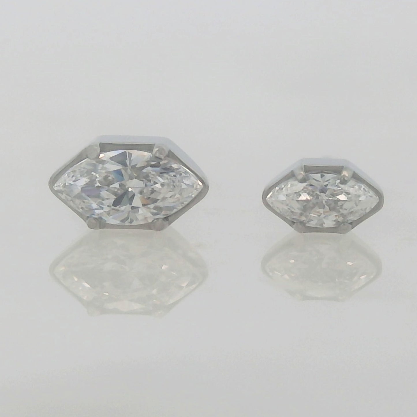 Faceted Marquise Prong - Titanium - Threadless