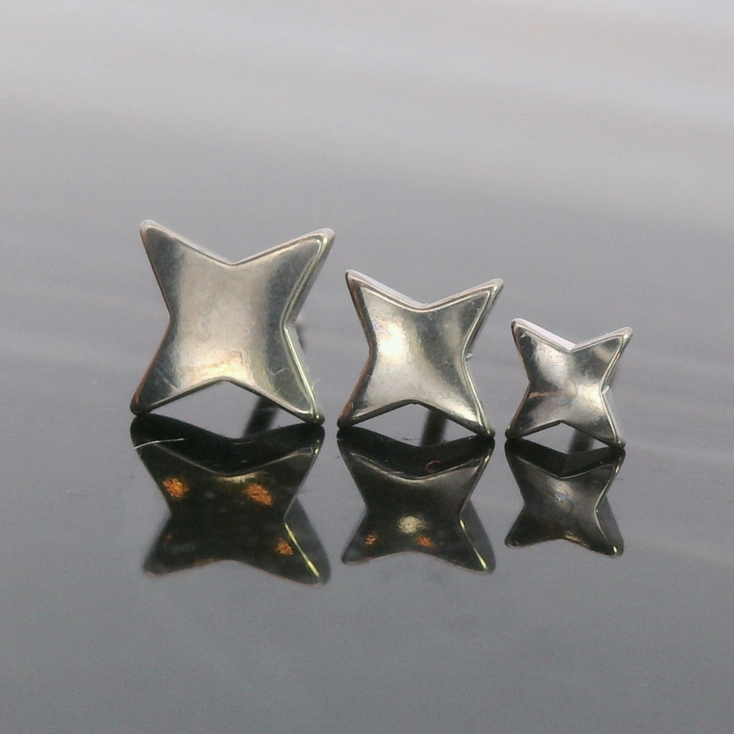 Puffy Star - Titanium - Threadless