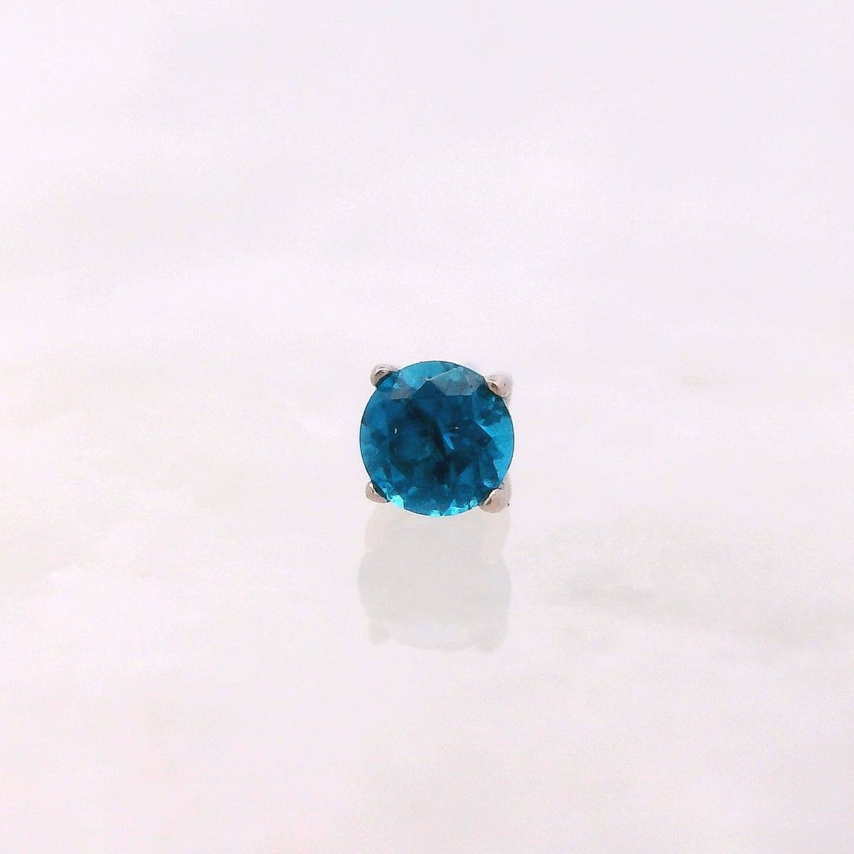 Tiffany Prong 18k White Gold