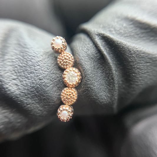 Millgrain Curved Arch Cluster with Gems and Disks