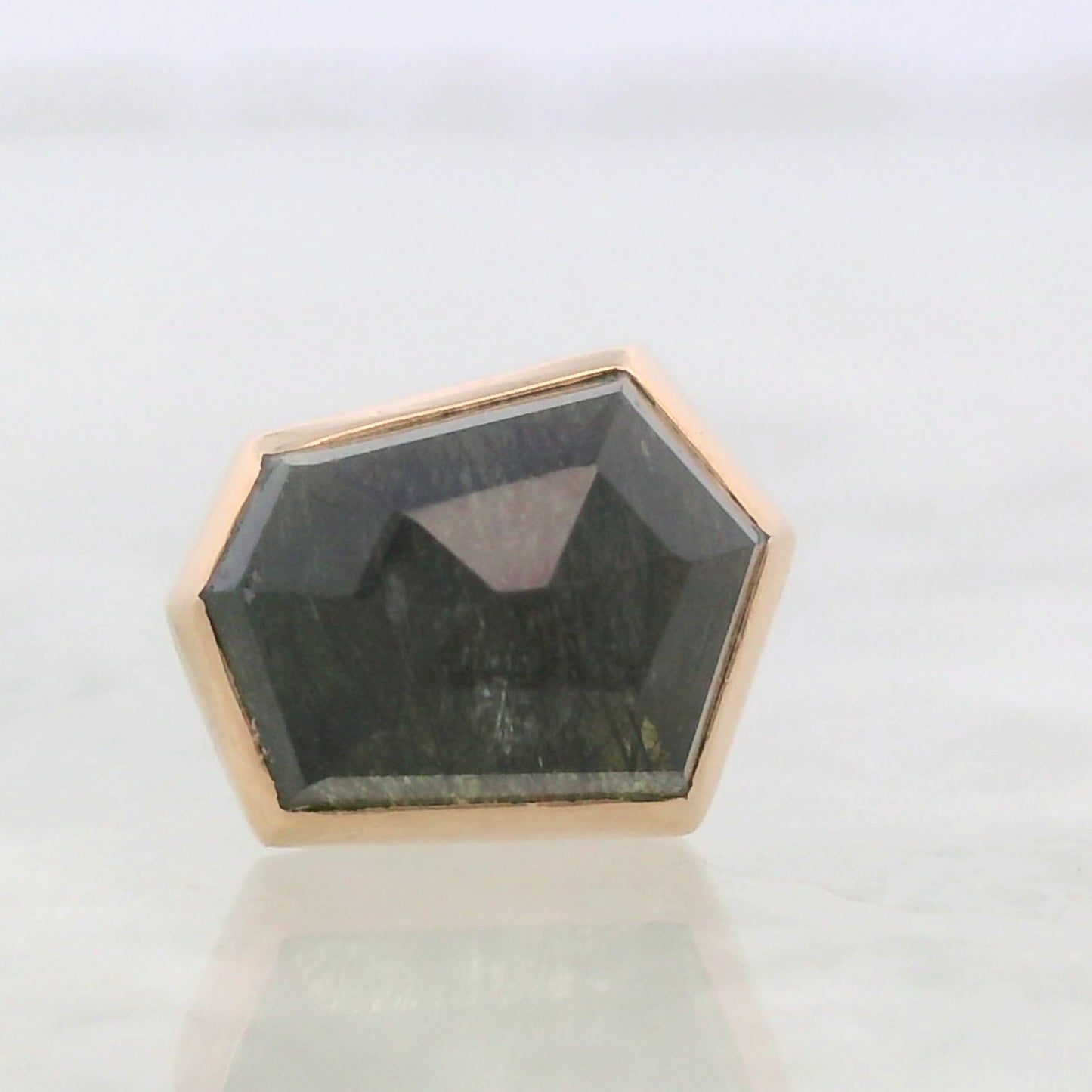 Peridot with Ludwigite Geo Bezel End