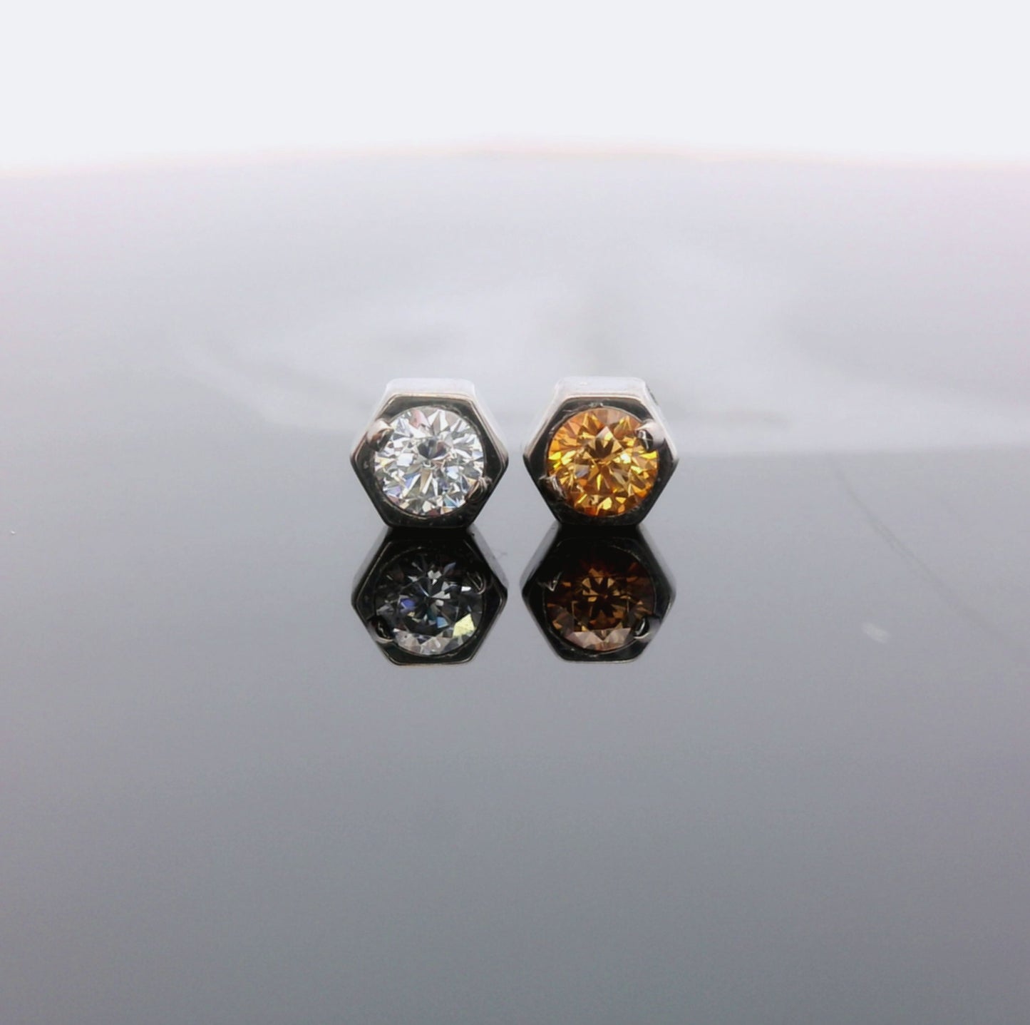 Stippled Single Honeycomb Faceted Gem End - Titanium
