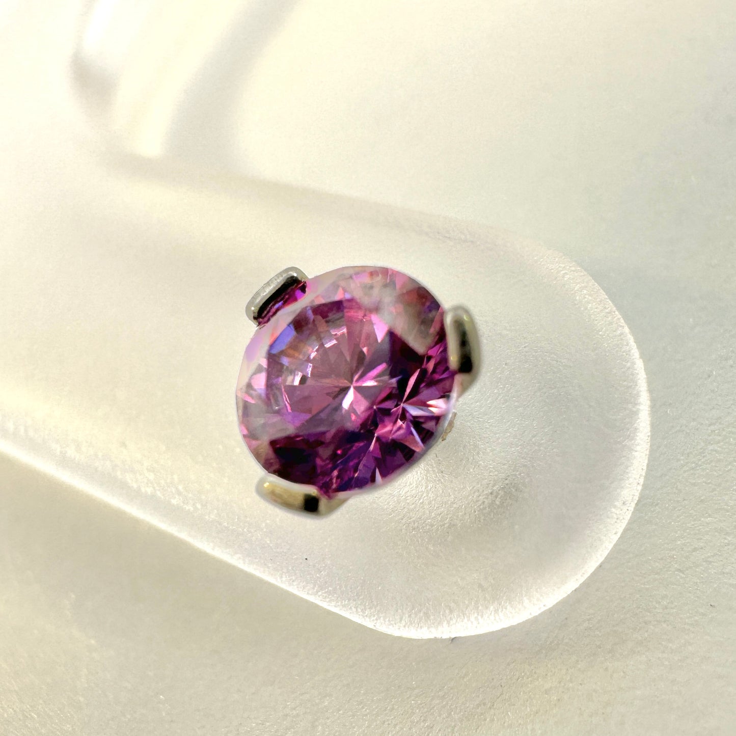 Three Prong Faceted 2.5mm Gem - Threaded