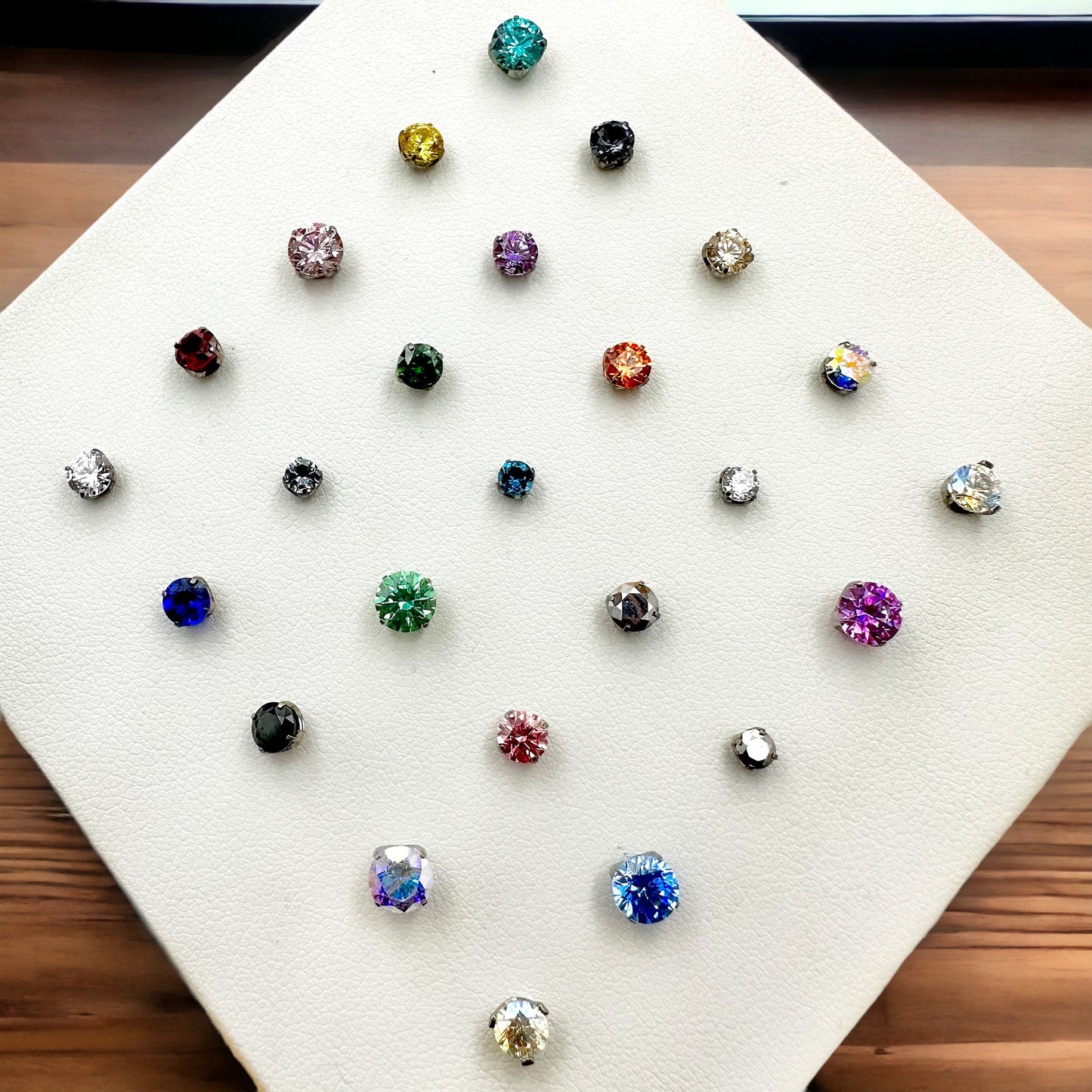 Faceted Gem In Titanium Prong Setting (1.5mm - 3mm) - Threadless