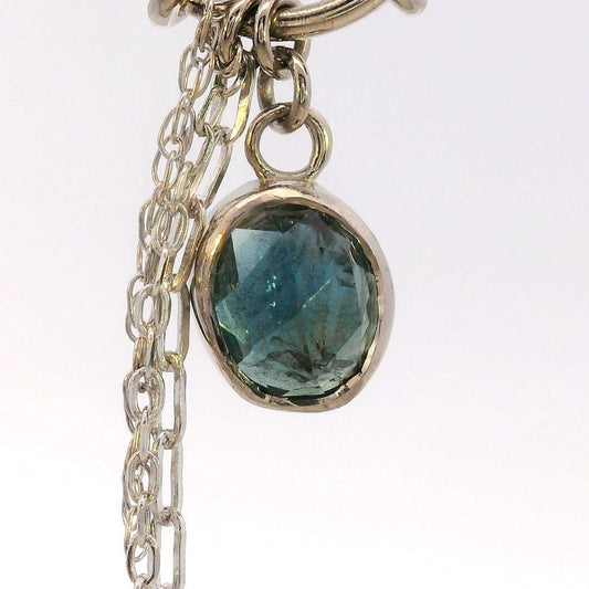 Chain Ring - Oval Madagascar Sapphire Bezel White Gold