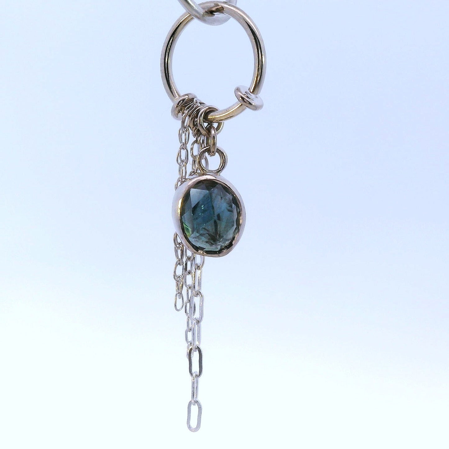 Chain Ring - Oval Madagascar Sapphire Bezel White Gold