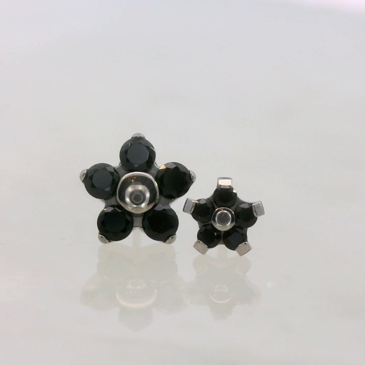 Flower (5 Petal) - Faceted Gem - Titanium - Threadless