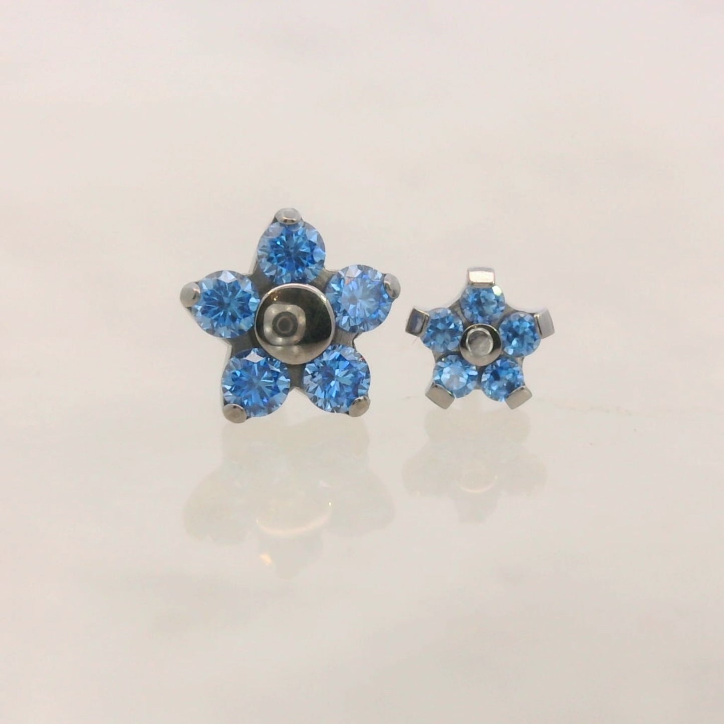 Flower (5 Petal) - Faceted Gem - Titanium - Threadless