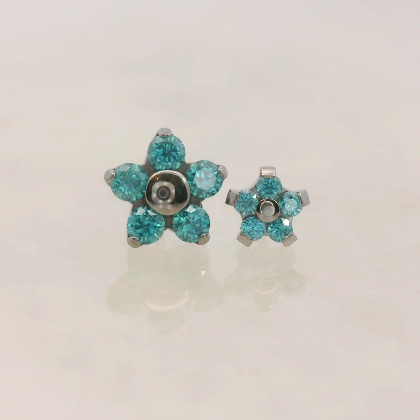 Flower (5 Petal) - Faceted Gem - Titanium - Threadless