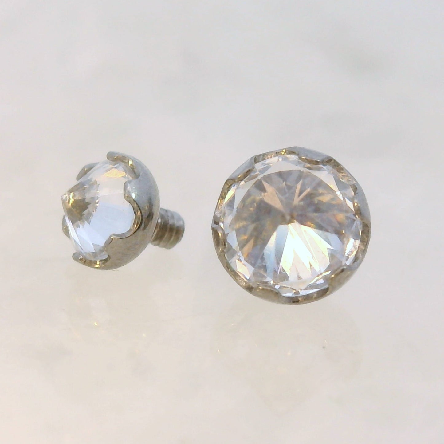 Inverted Faceted Gem - Prong Titanium - Threaded