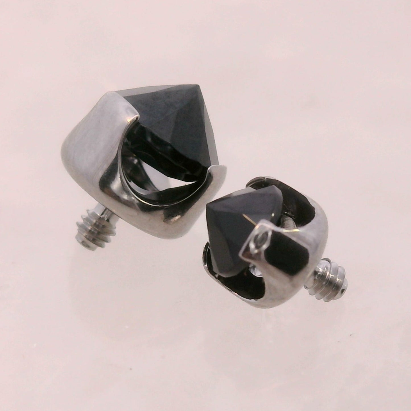 Prong Reverse Set Gem - Titanium - Threaded