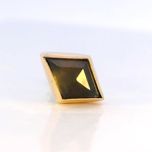 Warm Green Brown Sapphire Kite in Yellow Gold