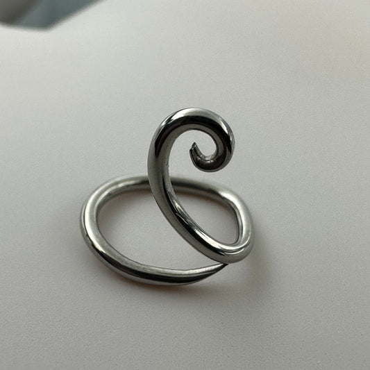 Niobium Curvey Seam Ring